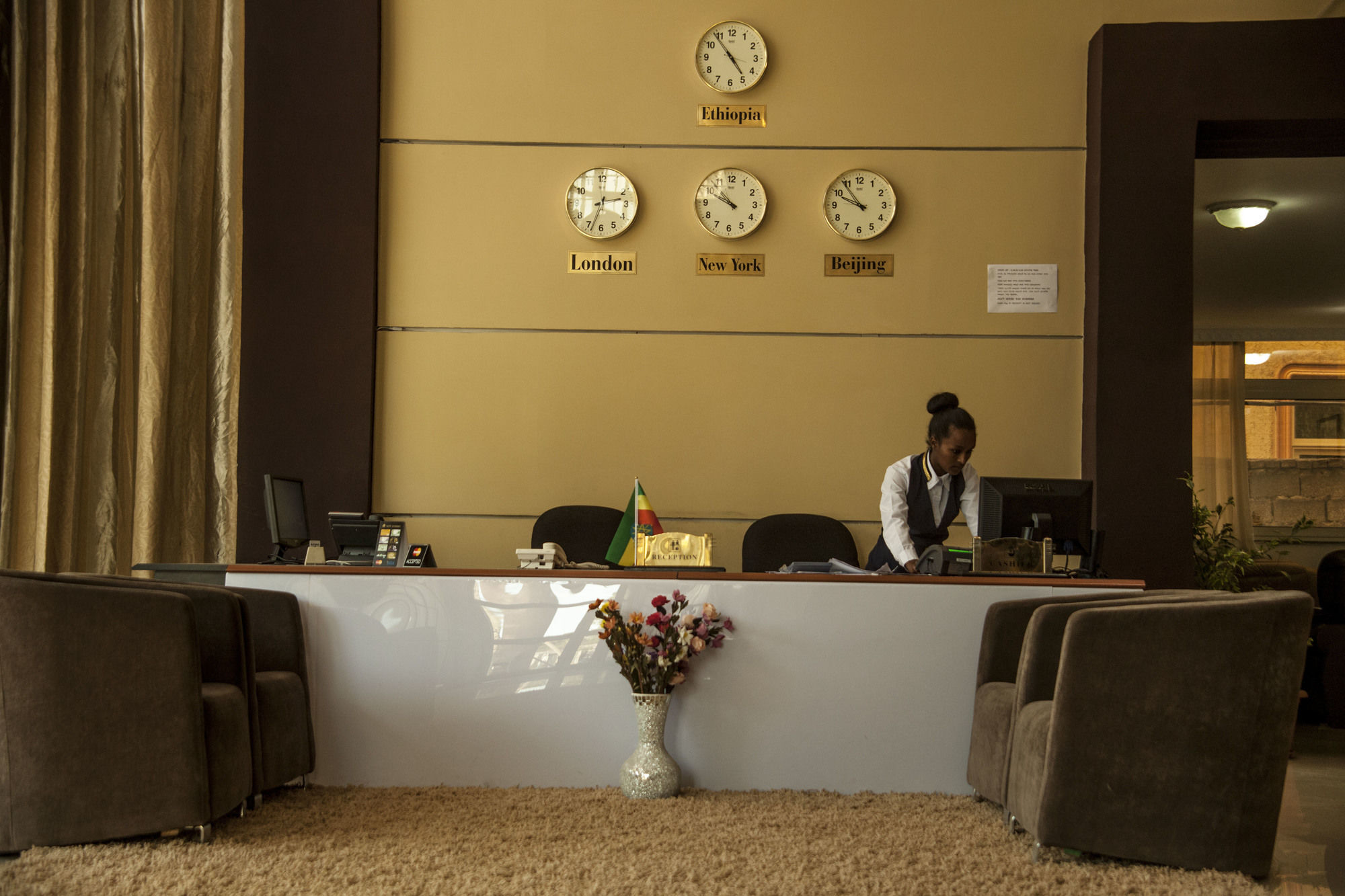 Blue Birds International Hotel Addis Abeba Exterior foto